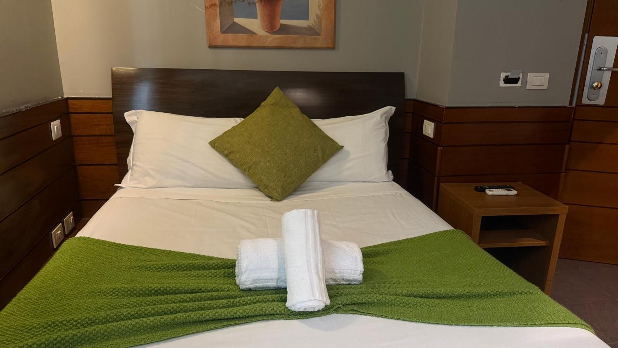 Romalive Hotel Экстерьер фото