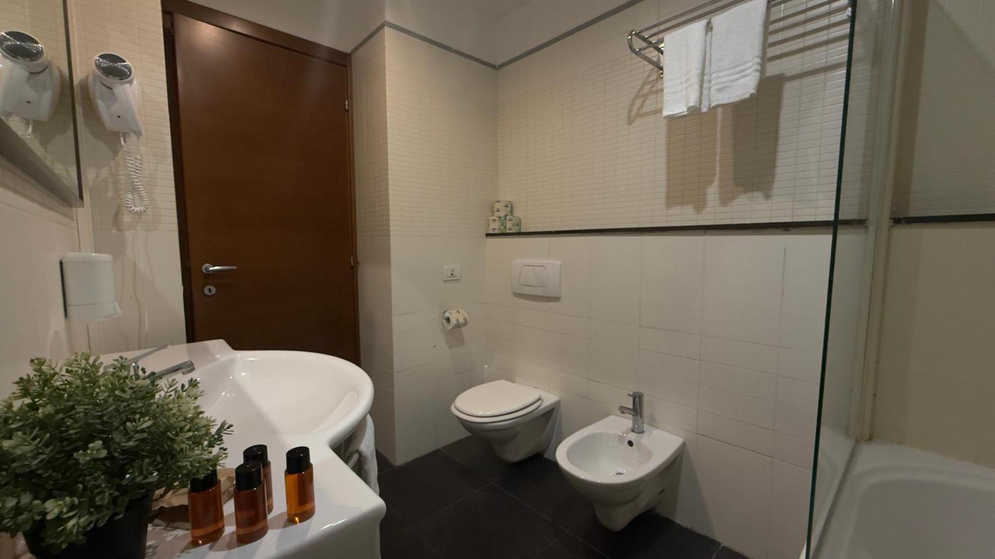 Romalive Hotel Экстерьер фото