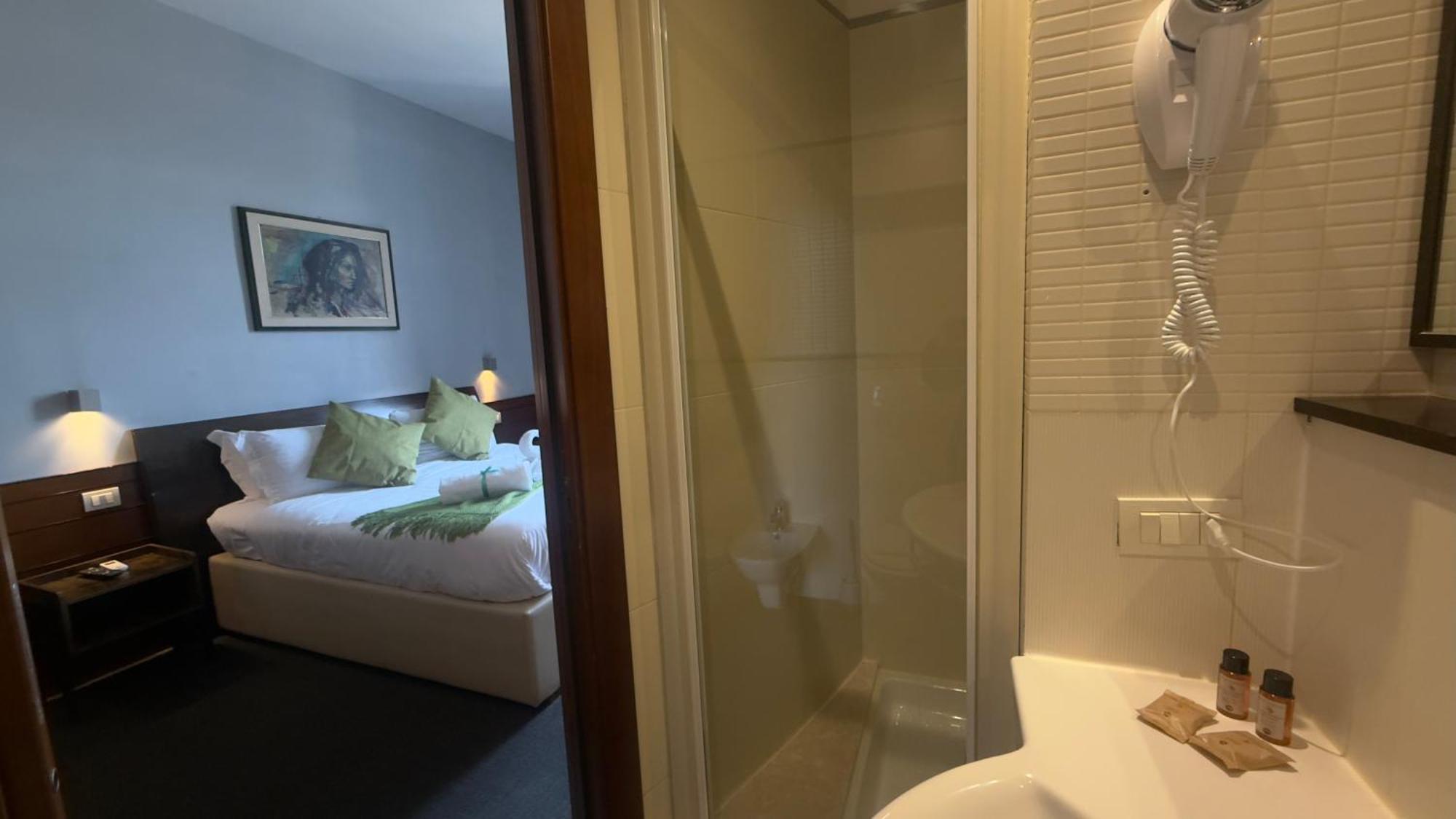 Romalive Hotel Экстерьер фото